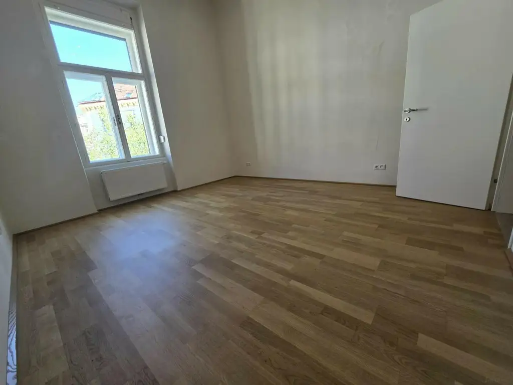 Modern sanierte Altbauwohnung – Innere Stadt!