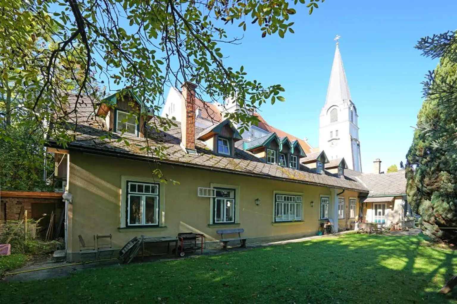 Charmantes Jahrhundertwendehaus in ruhiger Zentrumslage