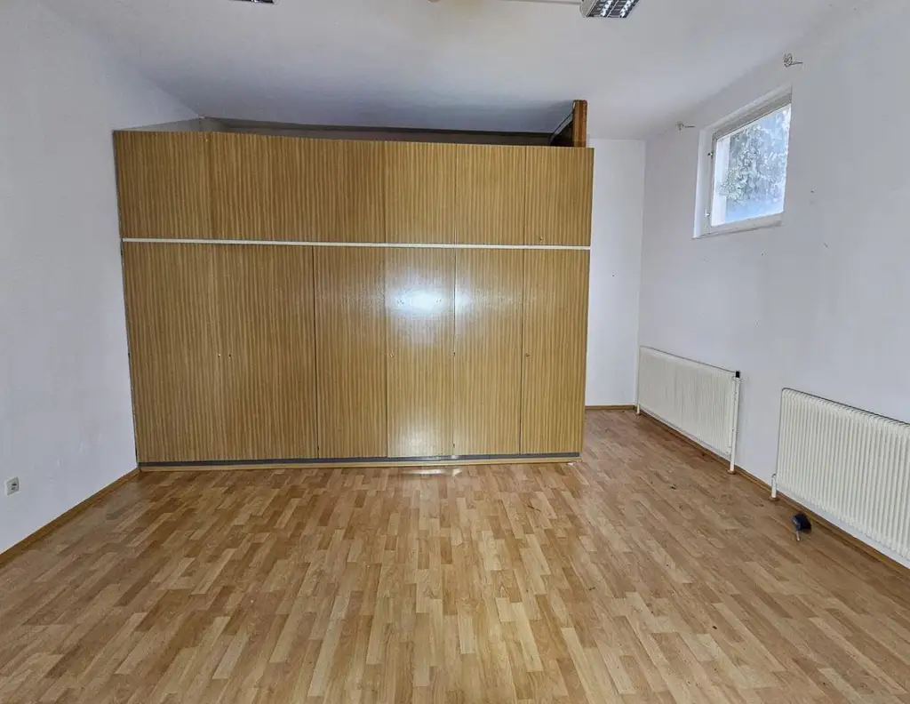 EHEMALIGES VOLKSHEIM KREMS SUCHT NEUEN MIETER! INVESTIEREN SIE IN IHRE ZUKUNFT!