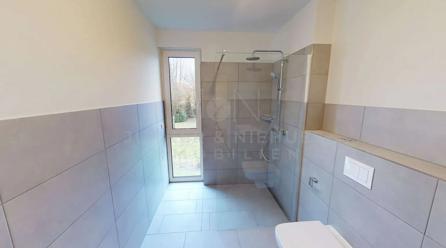 Bad mit Dusche Musterwohnung