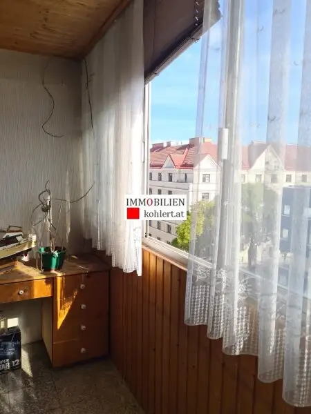 ****GELEGENHEIT, SONNIGE EIGENTUMSWOHNUNG MIT LOGGIA, ALLE NEBENRÄUME, HOHER LIFTSTOCK