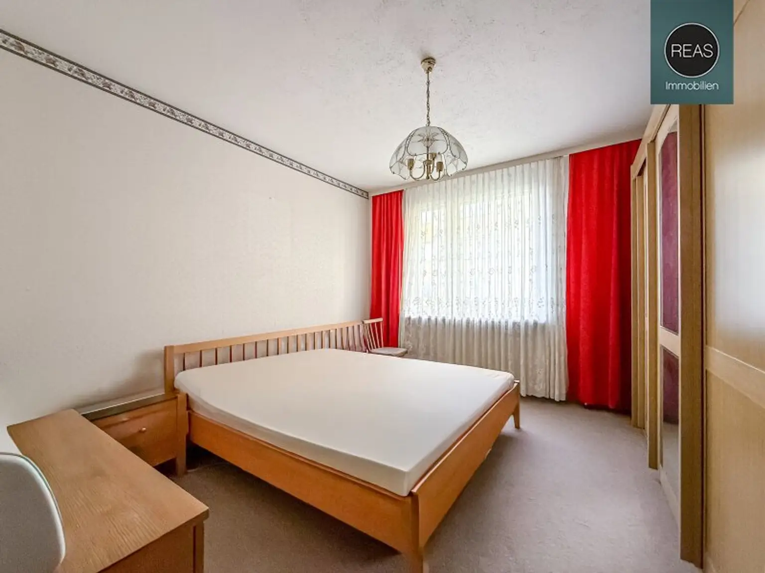 Gepflegte Wohnung mit Loggia in St. Valentin! Zentrumslage!
