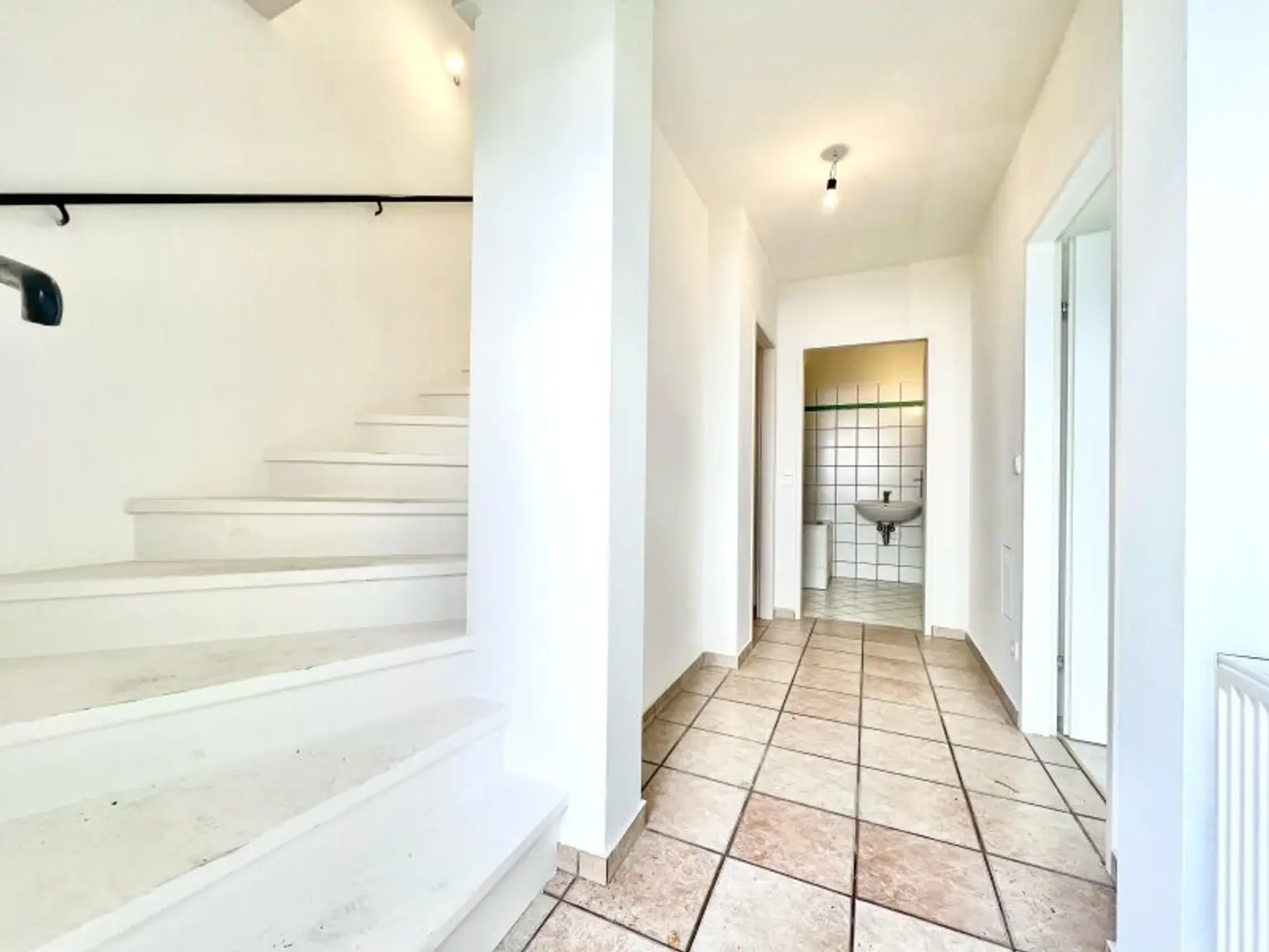 Maisonette-Traum auf zwei Ebenen – Terrasse, Galerie, Tiefgarage & perfekte Anbindung I Fernwärme  !