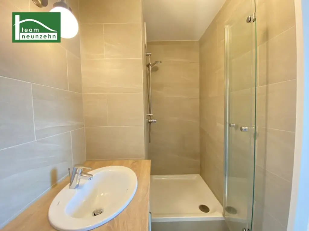 Klimatisierte Dachgeschoss-Wohnung mit Ausblick zur Donau! 5 Minuten zu U6 und S-Bahn Handelskai!