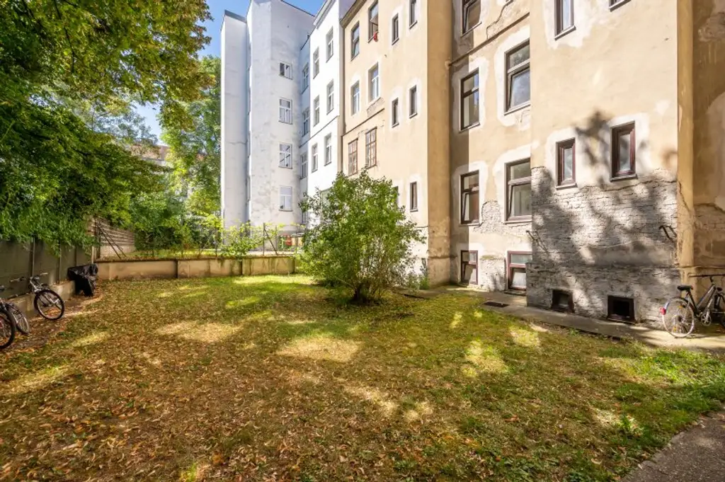 ++NEU++ Sanierungsbedürftige 2-Zimmer Altbau-Wohnung