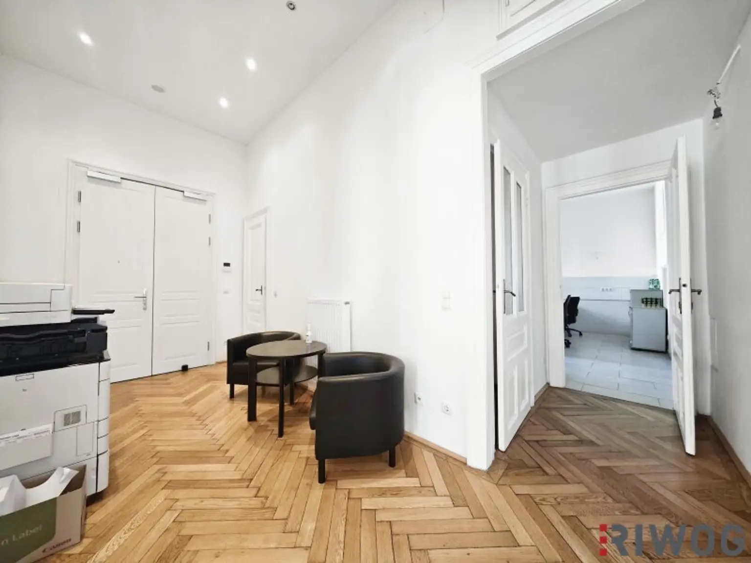 Topsaniertes Stilaltbaubüro in Naschmarktnähe | sehr hell | 154m² mit 4 bis 5 Zimmern | Luftwärmepumpe