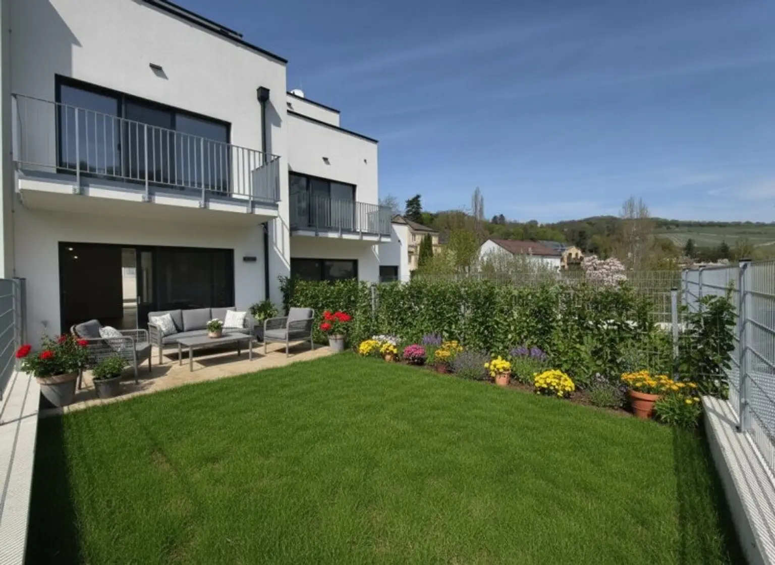 EXKLUSIVES TOWNHAUS AUF EIGENGRUND IN WEIDLING – NATURNAHES WOHNEN MIT STIL - FÜR MENSCHEN MIT ANSPRUCH