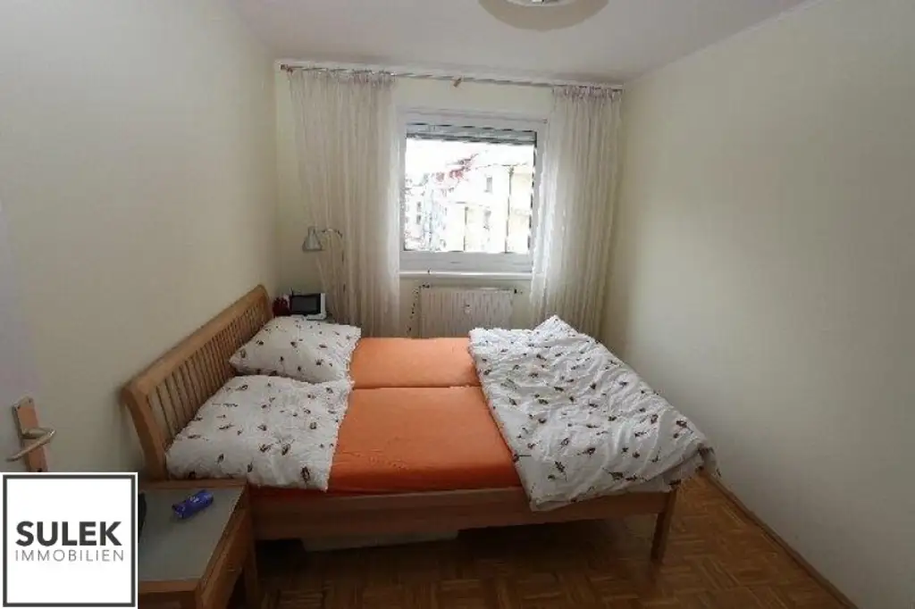 **VORMERKEN** ab Oktober: ruhige 2 Zimmer Wohnung mit praktischem Grundriss & Balkon (hofseitig)  & mit Stellplatz - Nähe Spengergasse // Matzleinsdorfer Platz