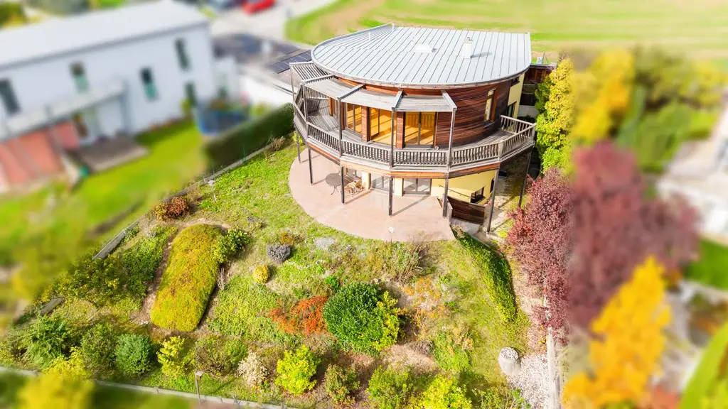 Architektenhaus mit sensationellem Ausblick in Kremser Bestlage