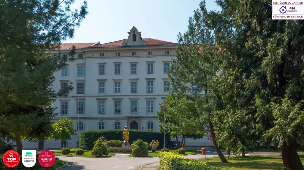 Exklusiv eingerichtete Villa mit orientalischem Hauch in absoluter Ruhelage in einer der begehrtesten Wohnlagen des südwestlichen Wienerwalds