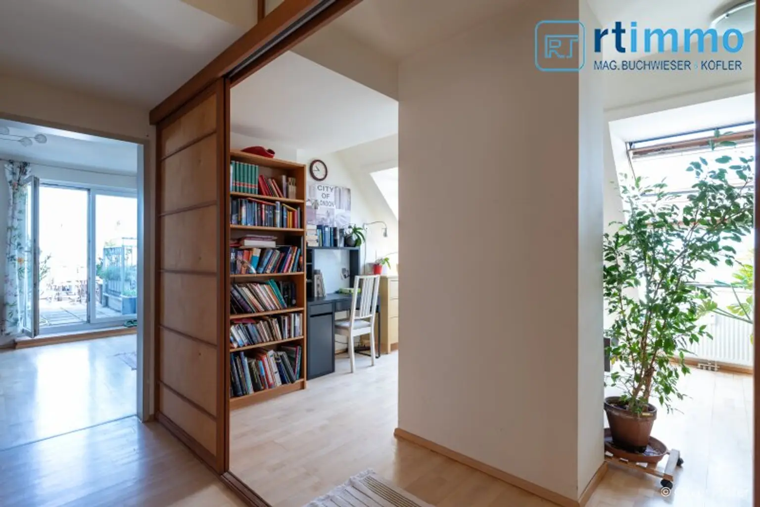 UNKONVENTIONELLE GALERIEWOHNUNG | 6 ZIMMER | ATEMBERAUBENDER WEITBLICK