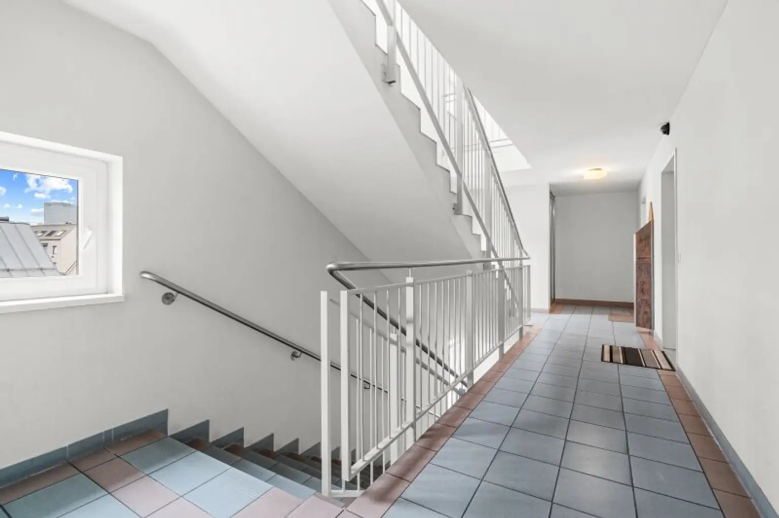 Helle, geräumige 4-Zimmerwohnung  in 1030 Wien - zentral gelegen und sofort verfügbar!