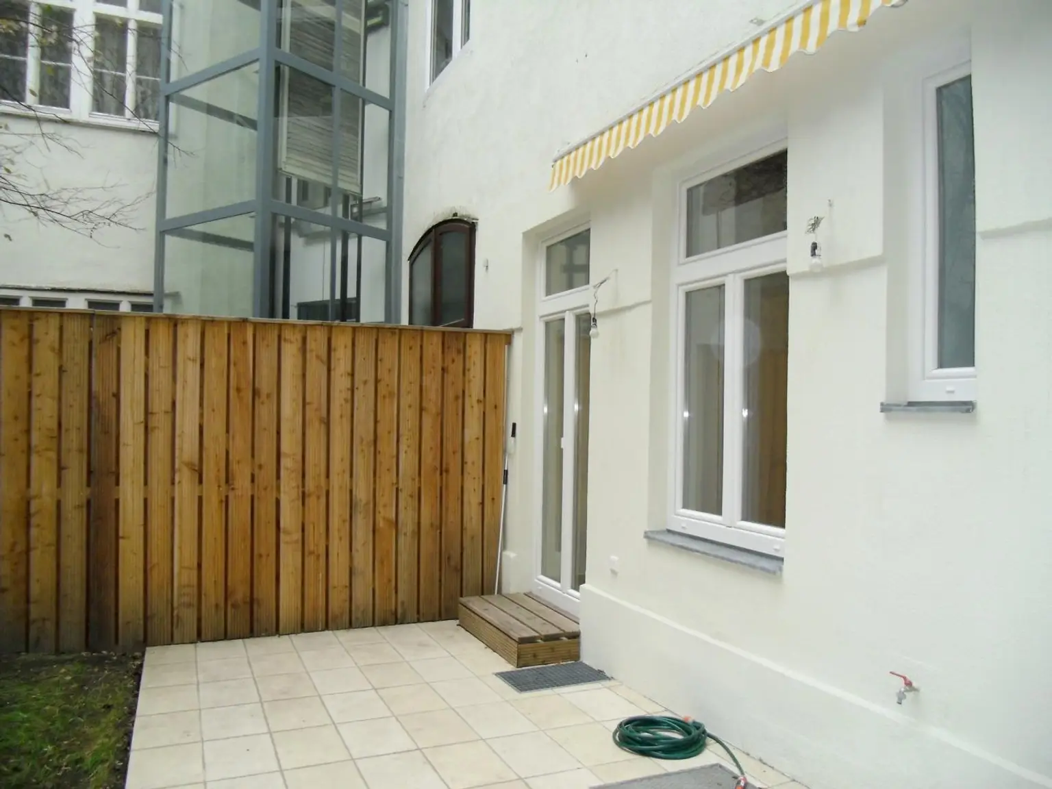 Zugang auf die Terrasse vom Schlafzimmer und Bad