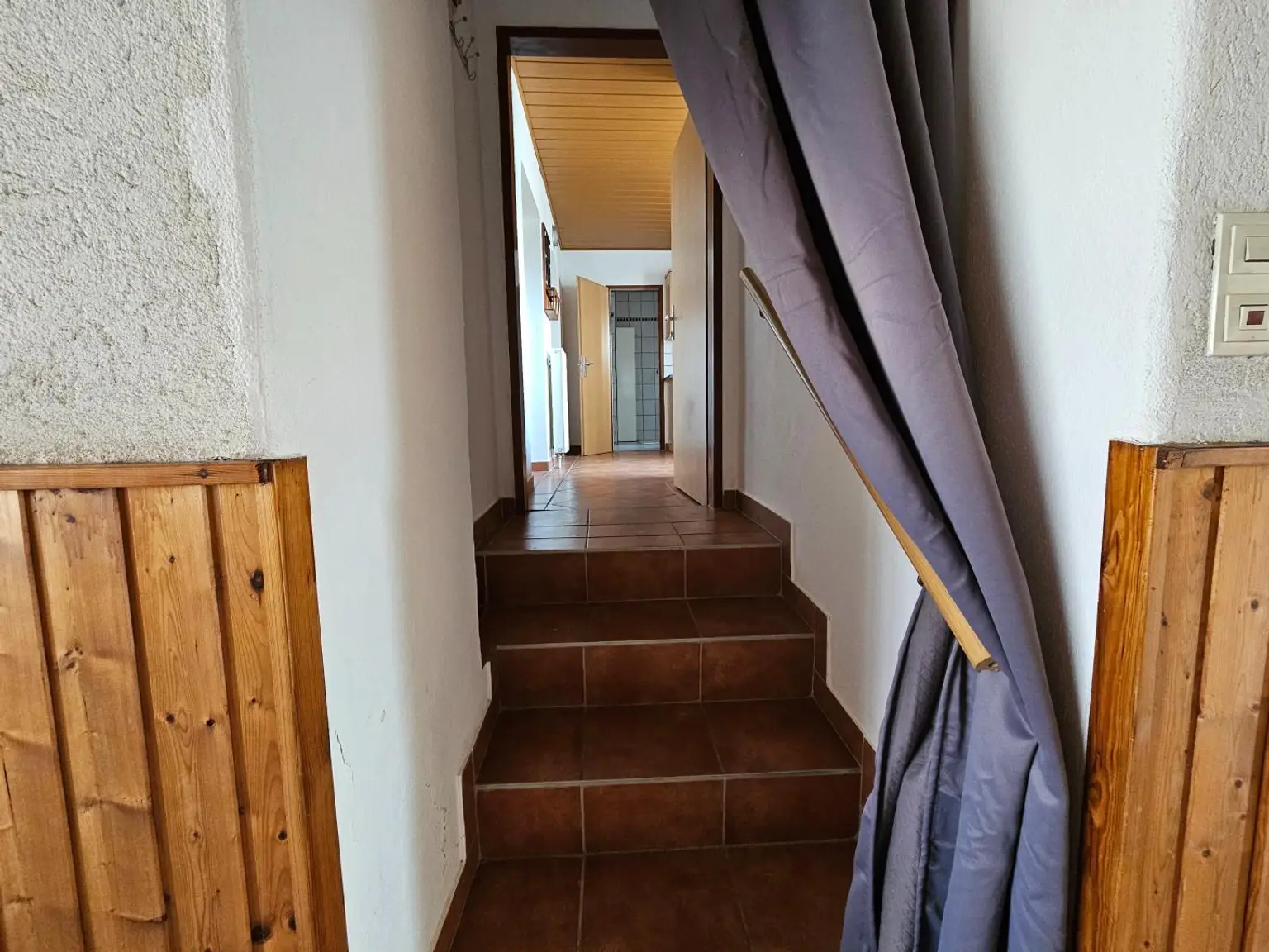 Stiegen in untere Wohnung (2)