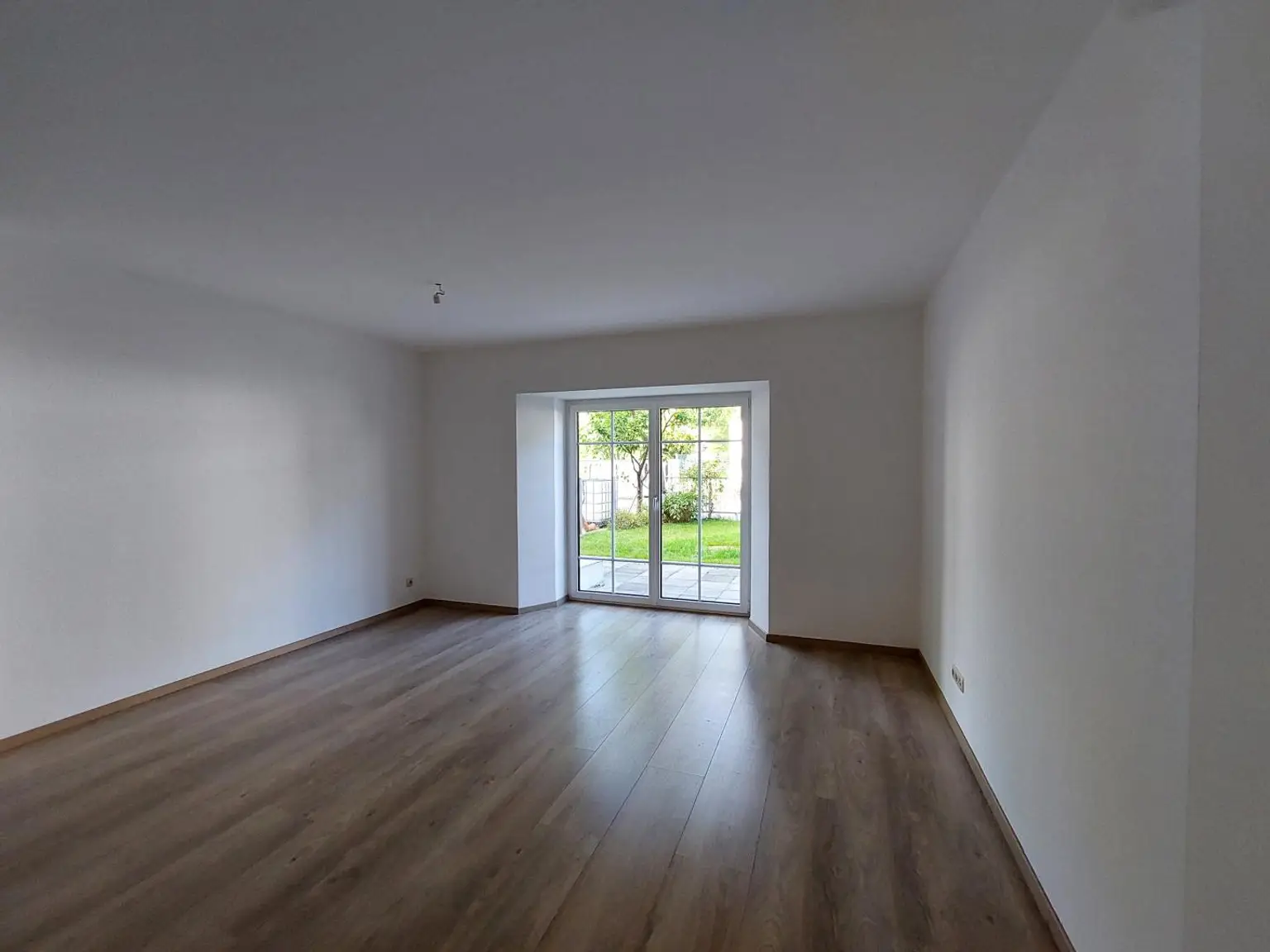 Garconniere Wohnung mit Garten in zentraler Lage von Enns