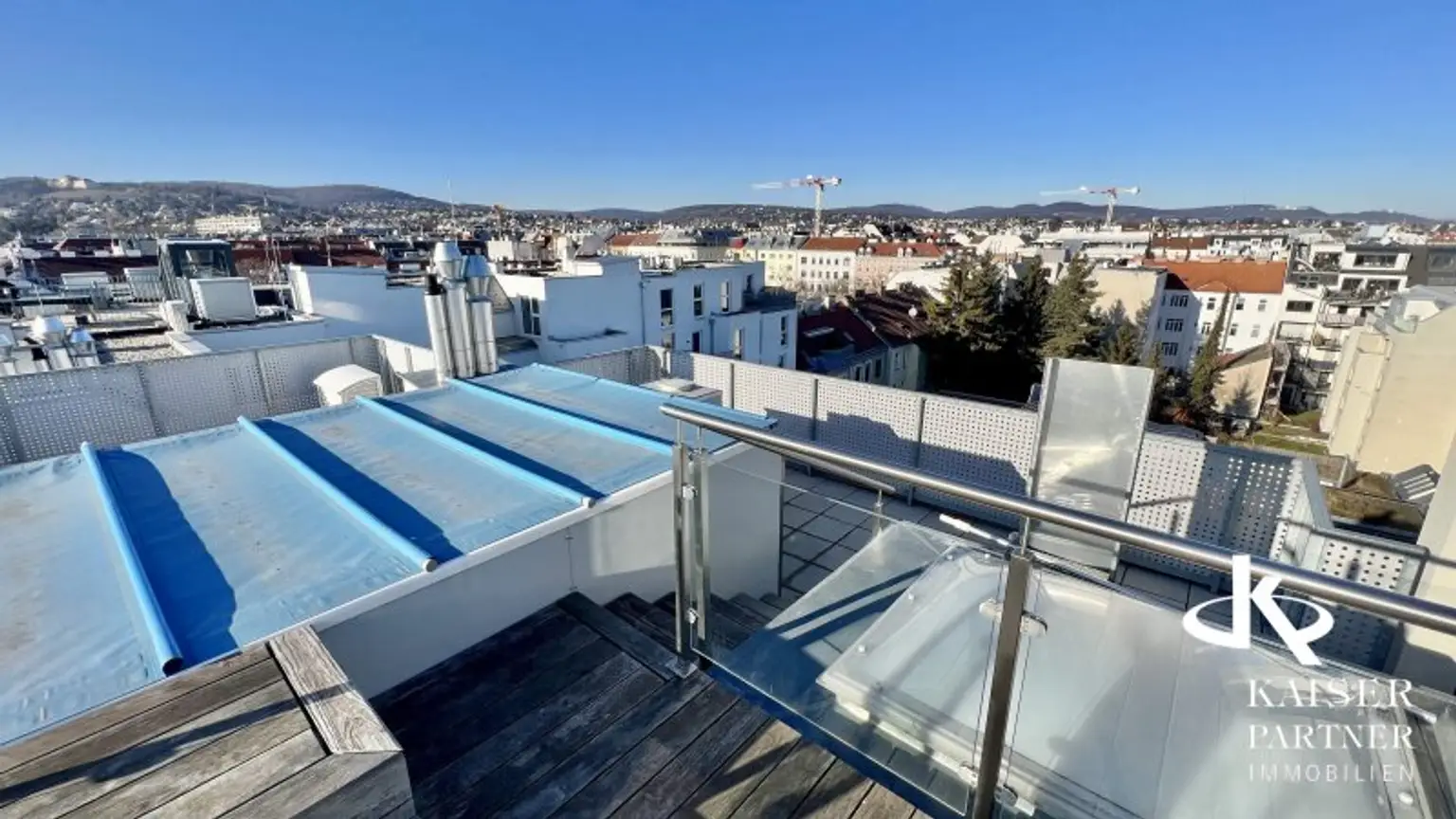 Dachterrasse mit Pool