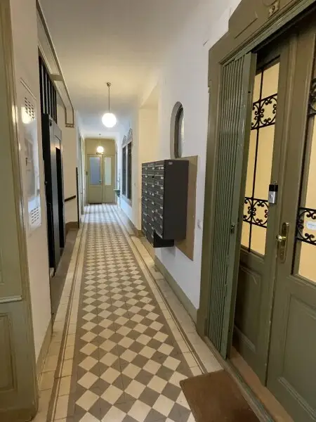 Gepflegte und ruhige Hochparterre Wohnung Nähe Alois Drasche Park