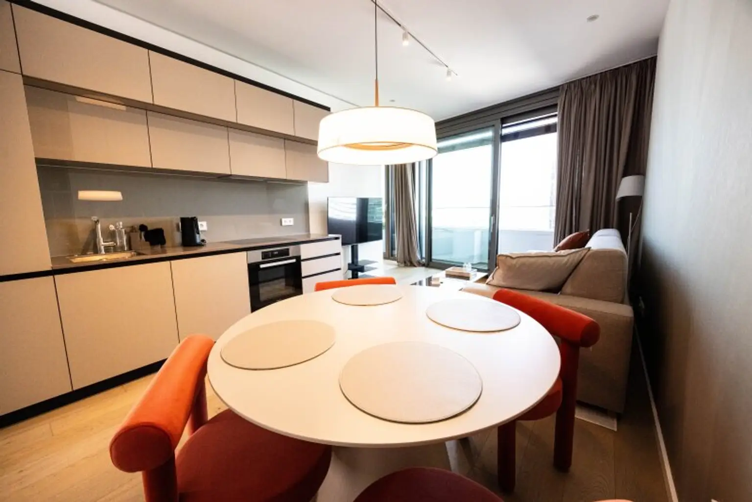 Sonnenuntergänge, Skyline & Donau – Ihr neues vollausgestattetes Luxusapartment in den DANUBEFLATS