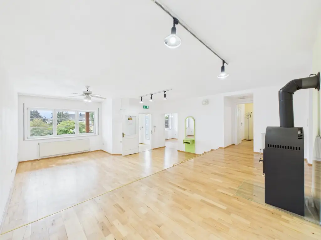Großzügiges Wohnhaus oder Anlageobjekt