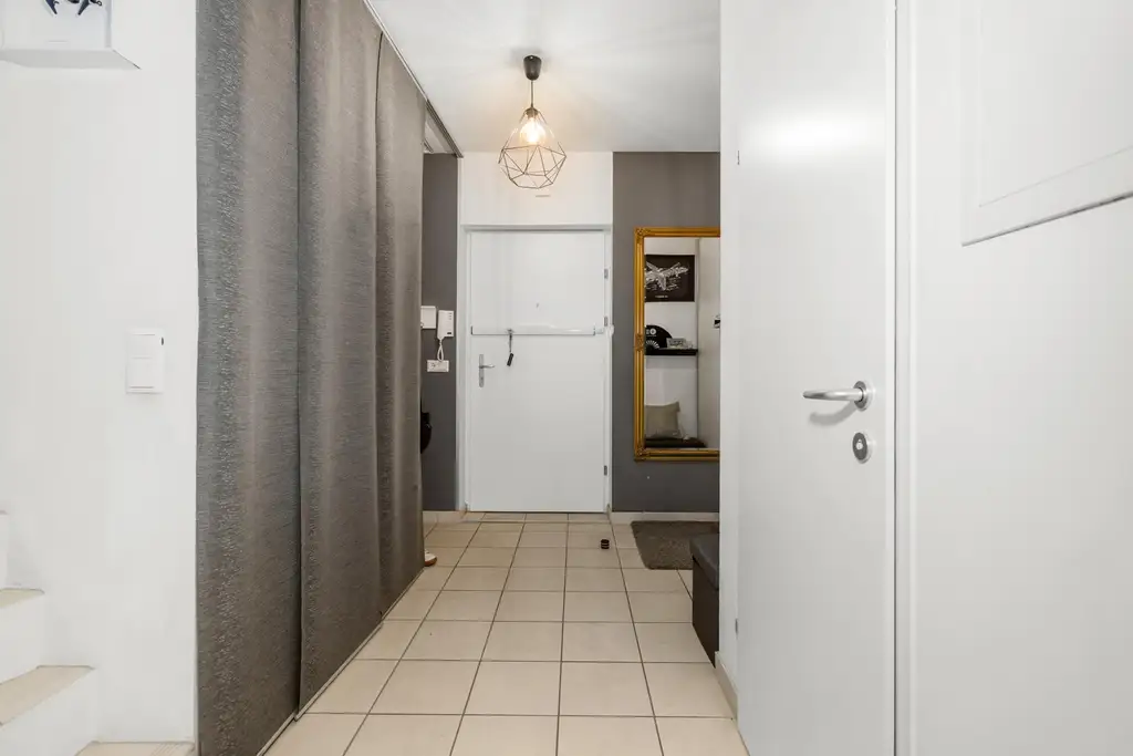 "Traumhafte Dachterrassen-Maisonette mit Fernblick & Badeteichzugang"
