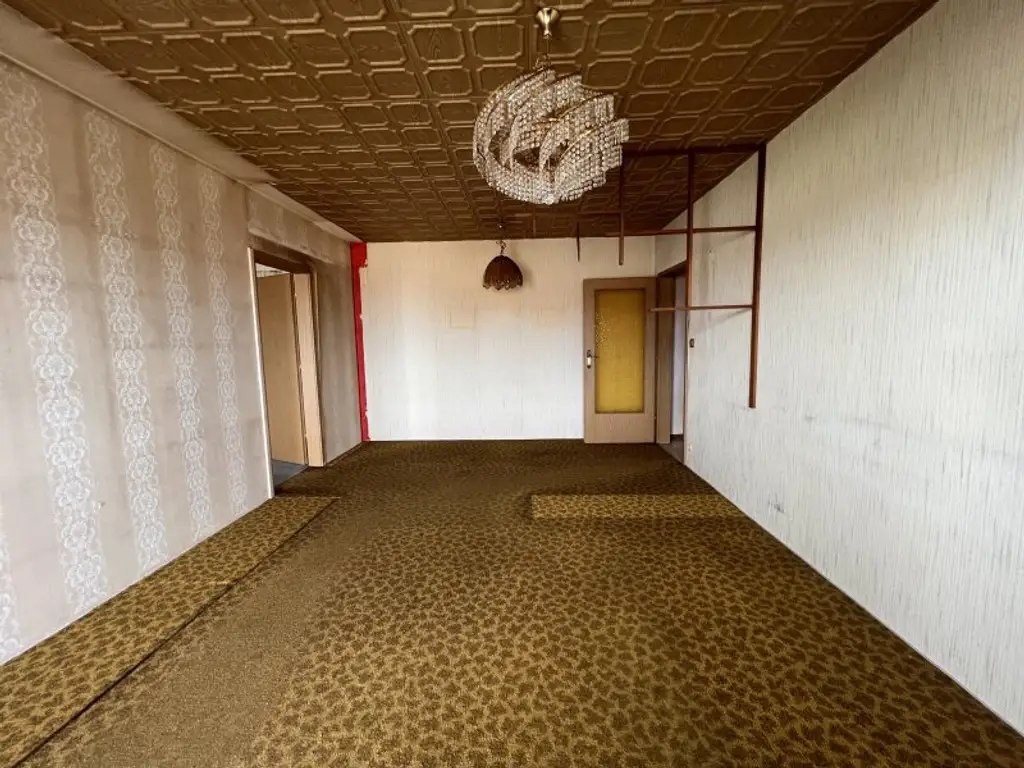 Schnäppchen mit Traumausblick und großer Loggia in Fünfhaus