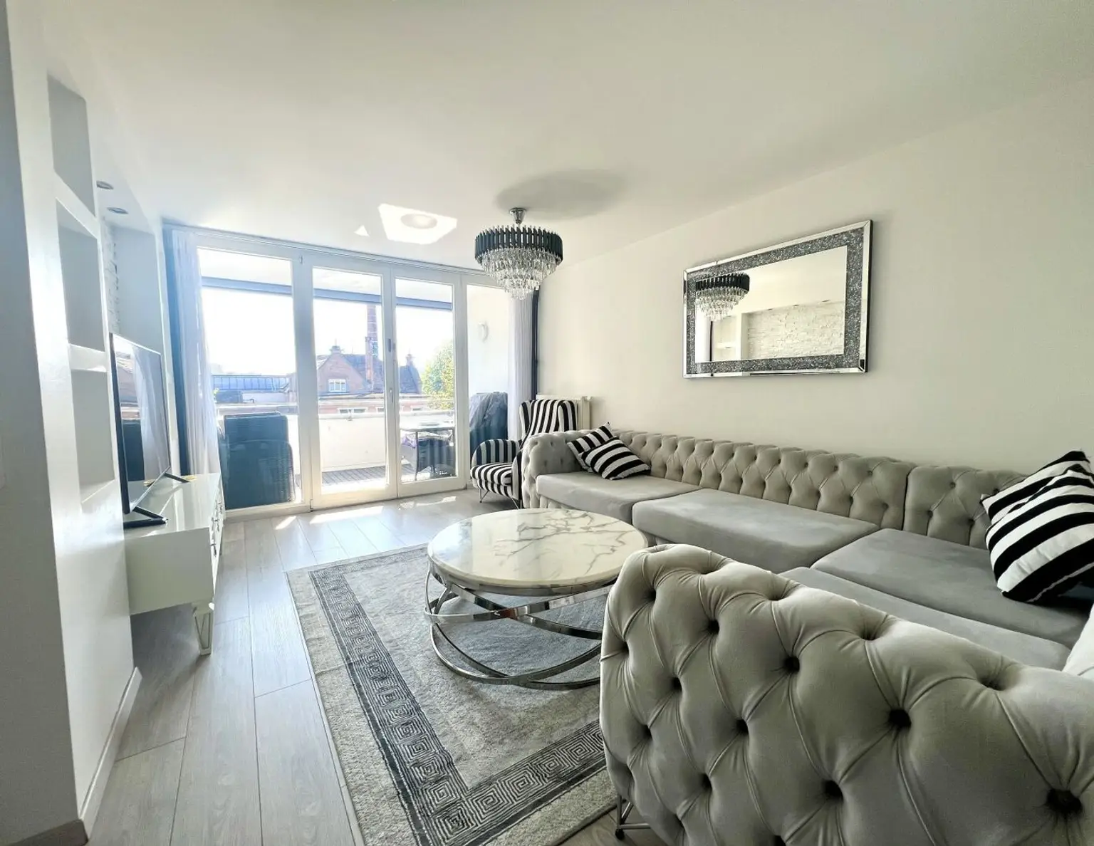 Bregenz: 4-Zimmer-Dachgeschosswohnung als Familienparadies mit Balkon & Tiefgaragenplatz