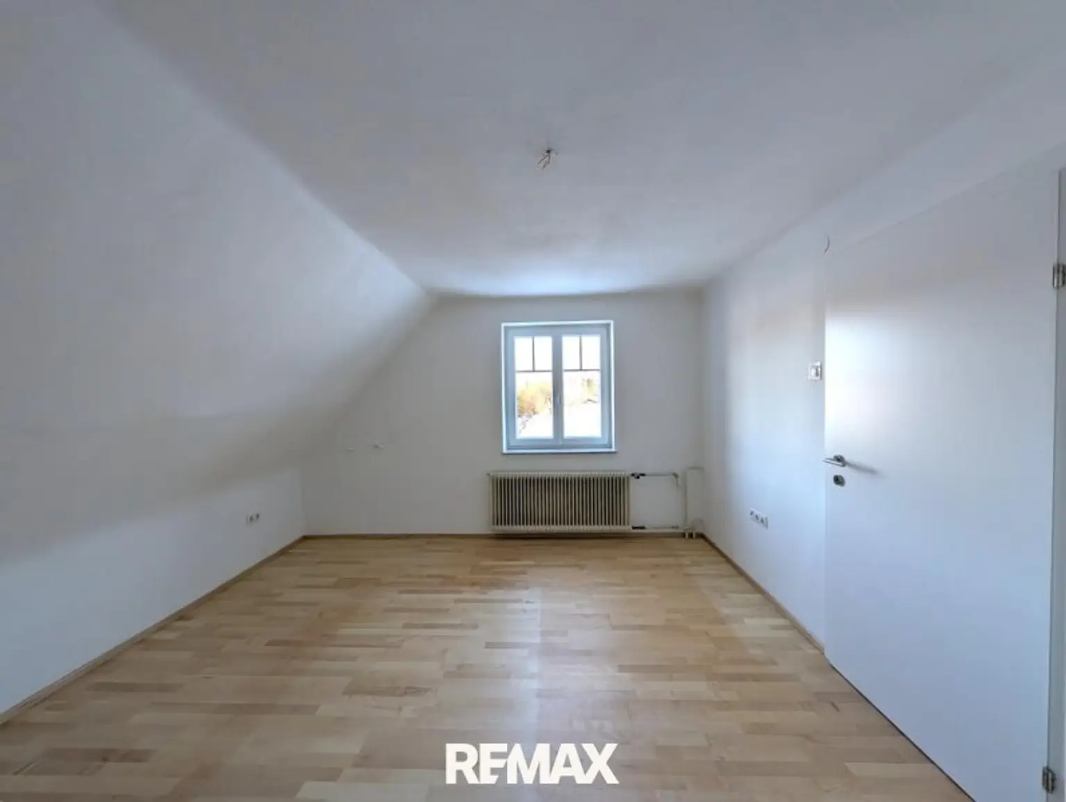 Zimmer 2 OG