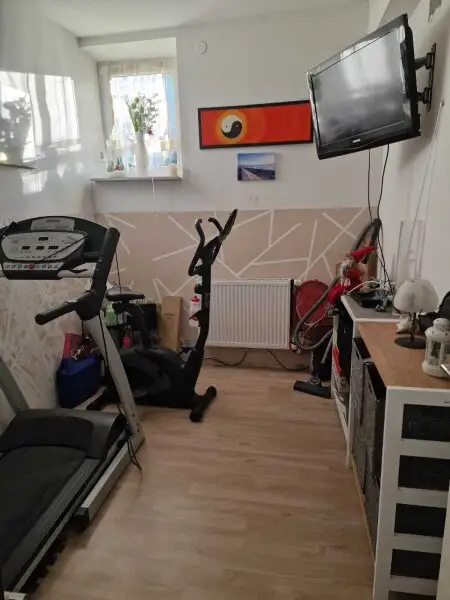 Großzügiges Einfamilienhaus mit 2 Wohneinheiten und Pool