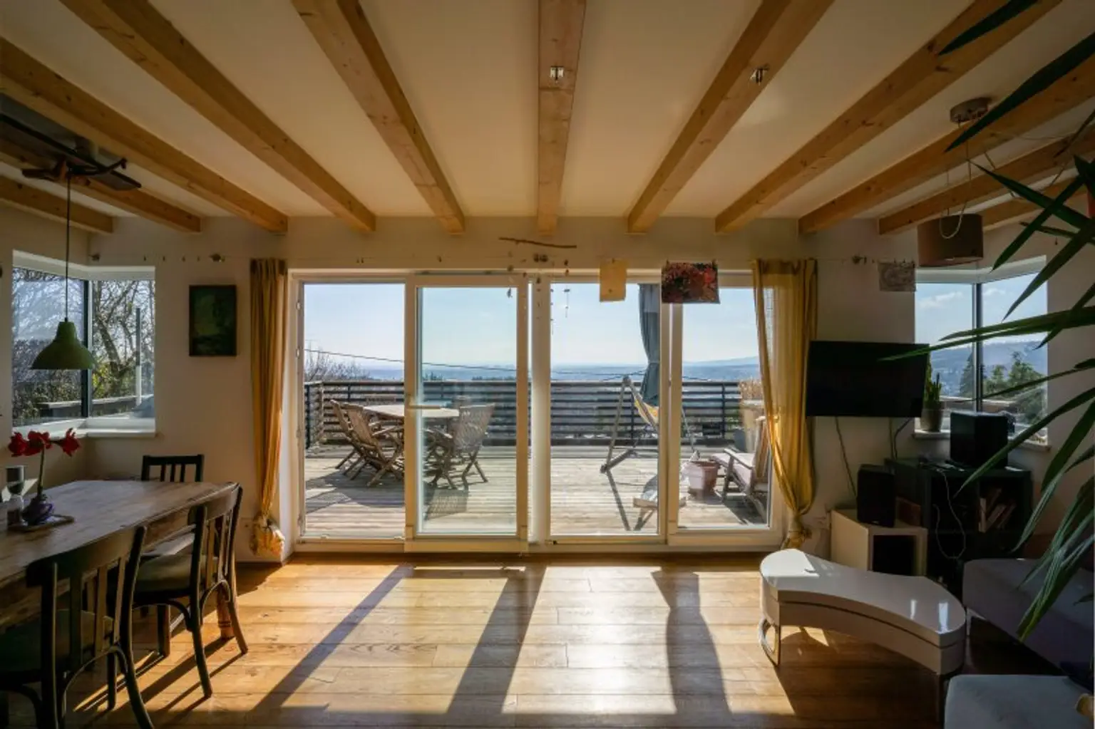 Wohnraum im 1. Stock