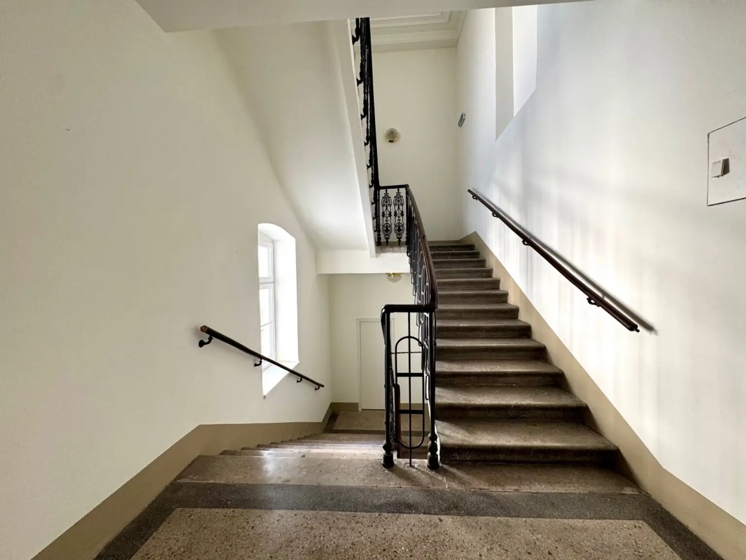 D | ++ NEU ++ ALTBAUWOHNUNG mit großem Potenzial | Prima Service Immobilien