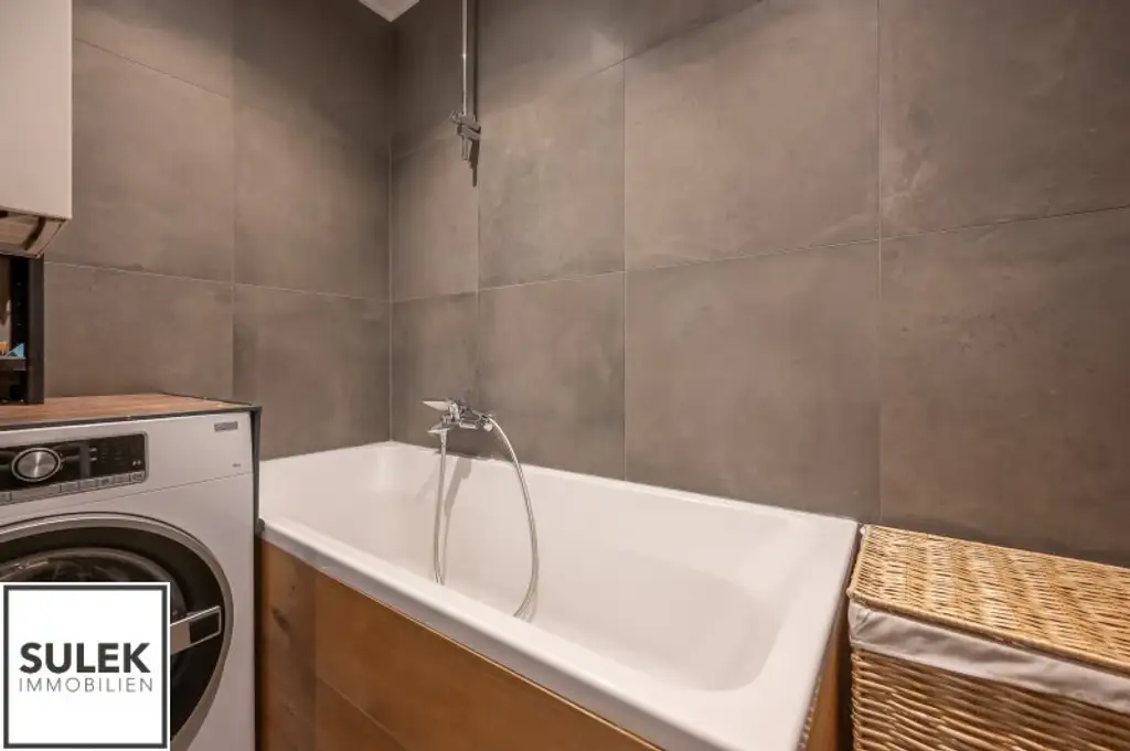 Gut geschnittene, modernisierte 4 Zimmer Wohnung mit Fernblick beim Schweizergarten - ab sofort beziehbar! (nicht WG-geeignet)