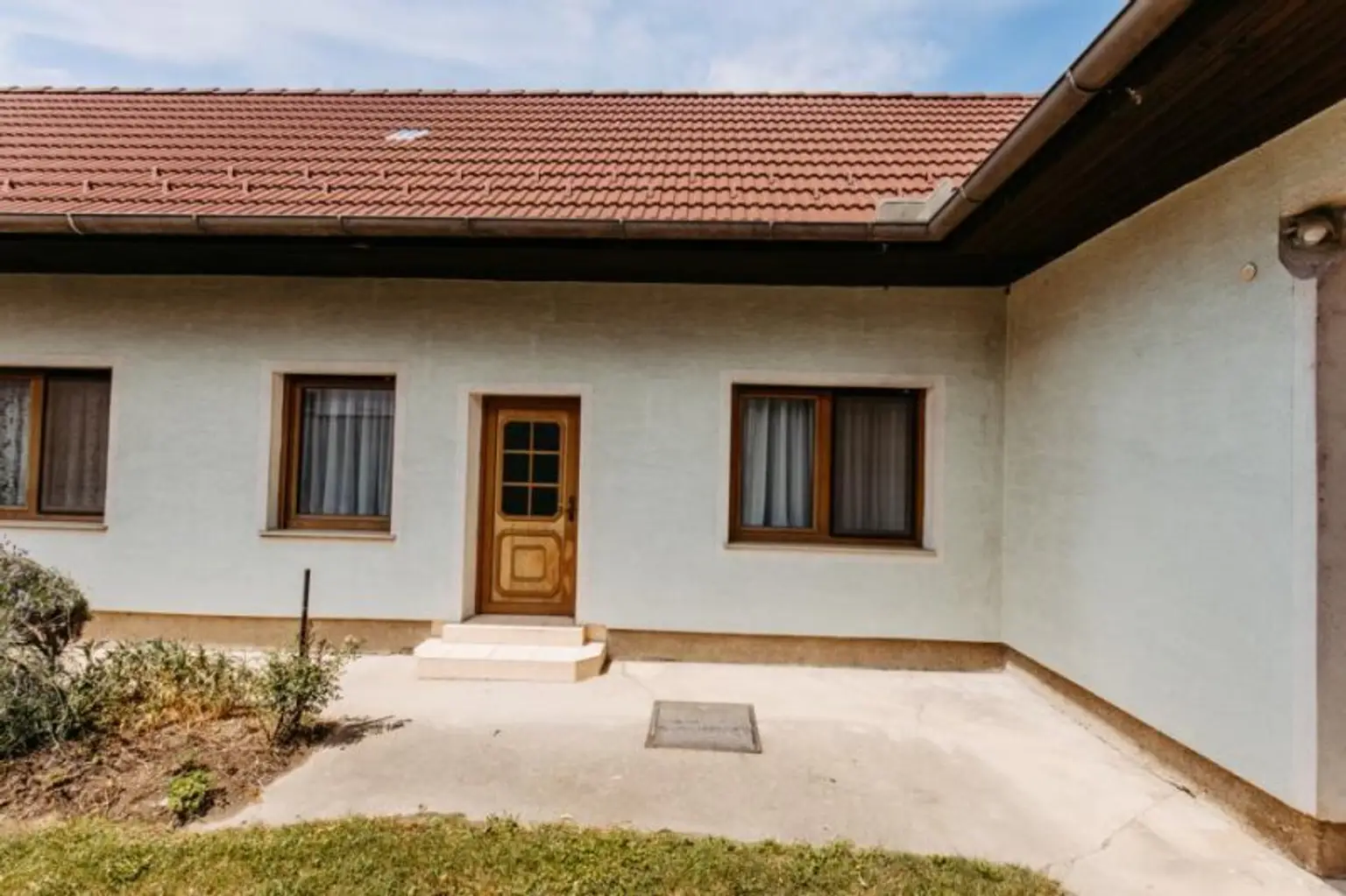 Erleben Sie die  Ausstrahlung. Landhaus in typisch  Weinviertler „L“ Form, bestgepflegt