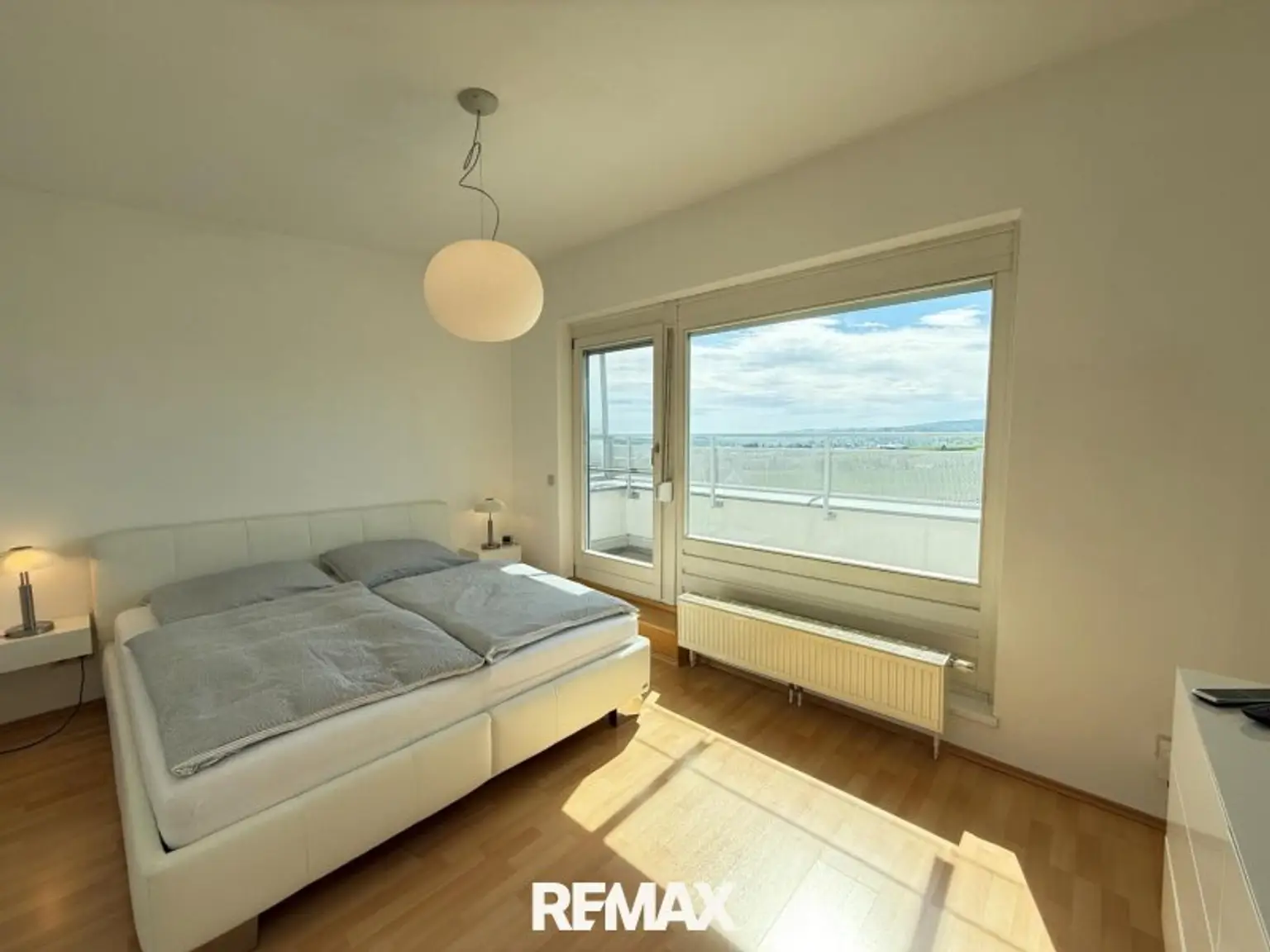 Schlafzimmer DG