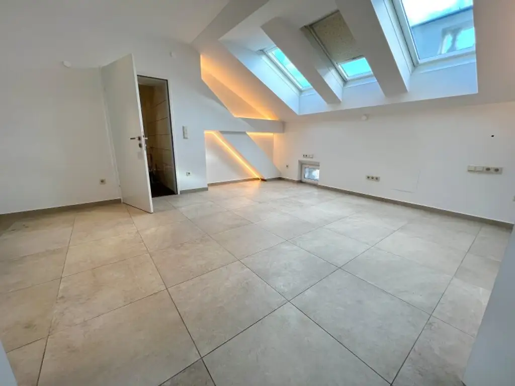 Hier bleiben keine Wünsche offen - Exklusive Maisonette mit 44m² Terrasse nahe Naschmarkt zu mieten!