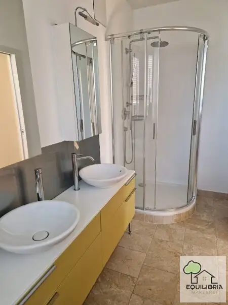 Perfekte Familienwohnung - Traumhafte Terrassenwohnung in bevorzugter Lage bei den Weinbergen