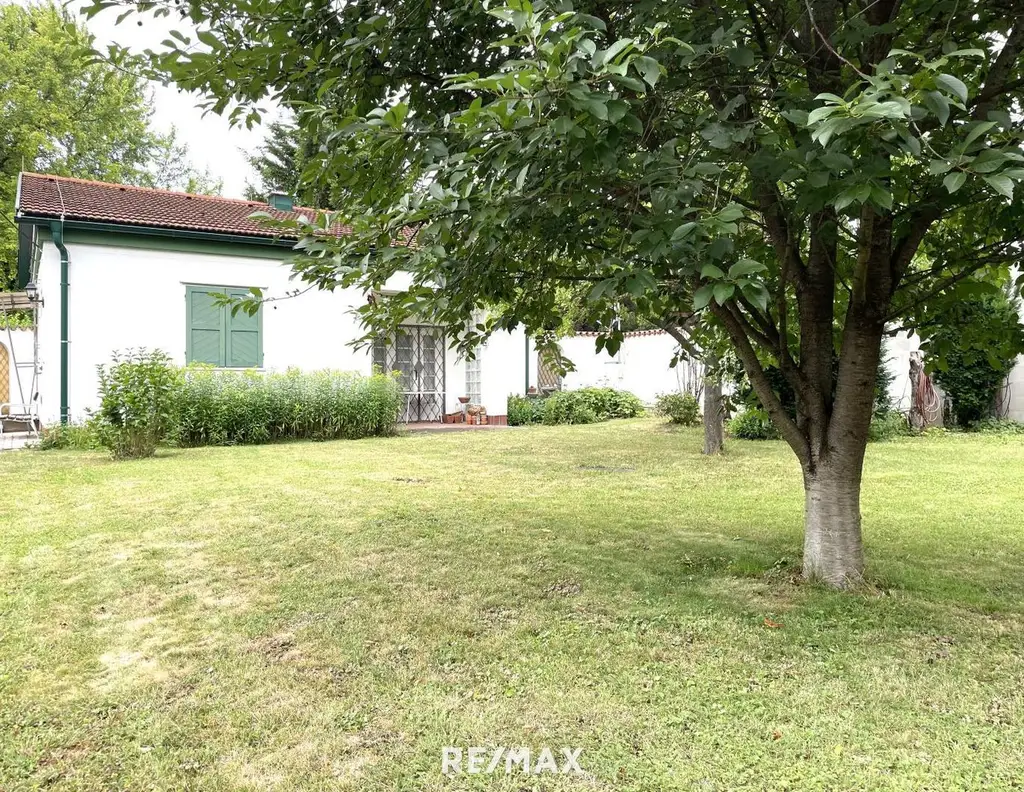 Grundstück mit Altbestand in guter Lage (1220 Wien - Eßling)