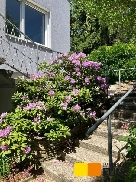 Großzügiges Haus mit Traumgarten
