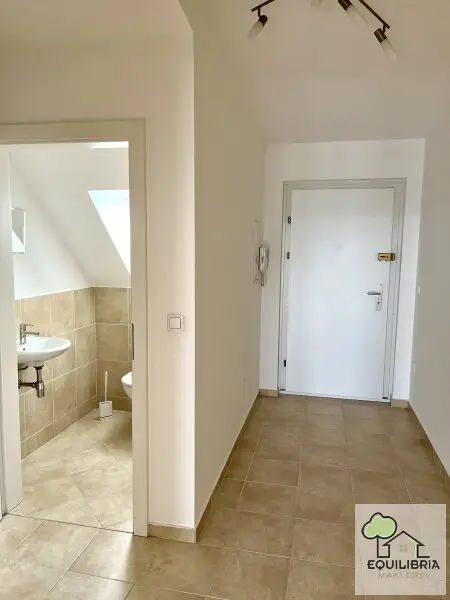 Traumhafte DG-Wohnung im Zentrum von Klosterneuburg -  57m2 große  Dachterrasse - Gekühlt  - Garage - Gartennutzung!