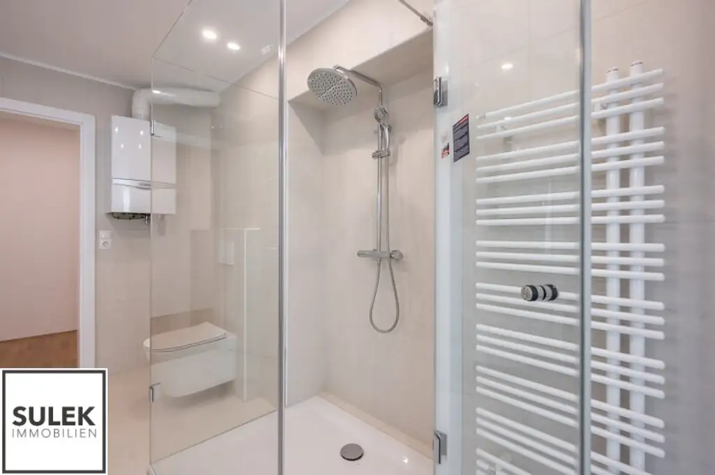 VIDEO-TOUR: traumhafte 3 Zimmer DG-Wohnung mit großem Wohnsalon in Bestlage * mit Blick zum Stephansdom *