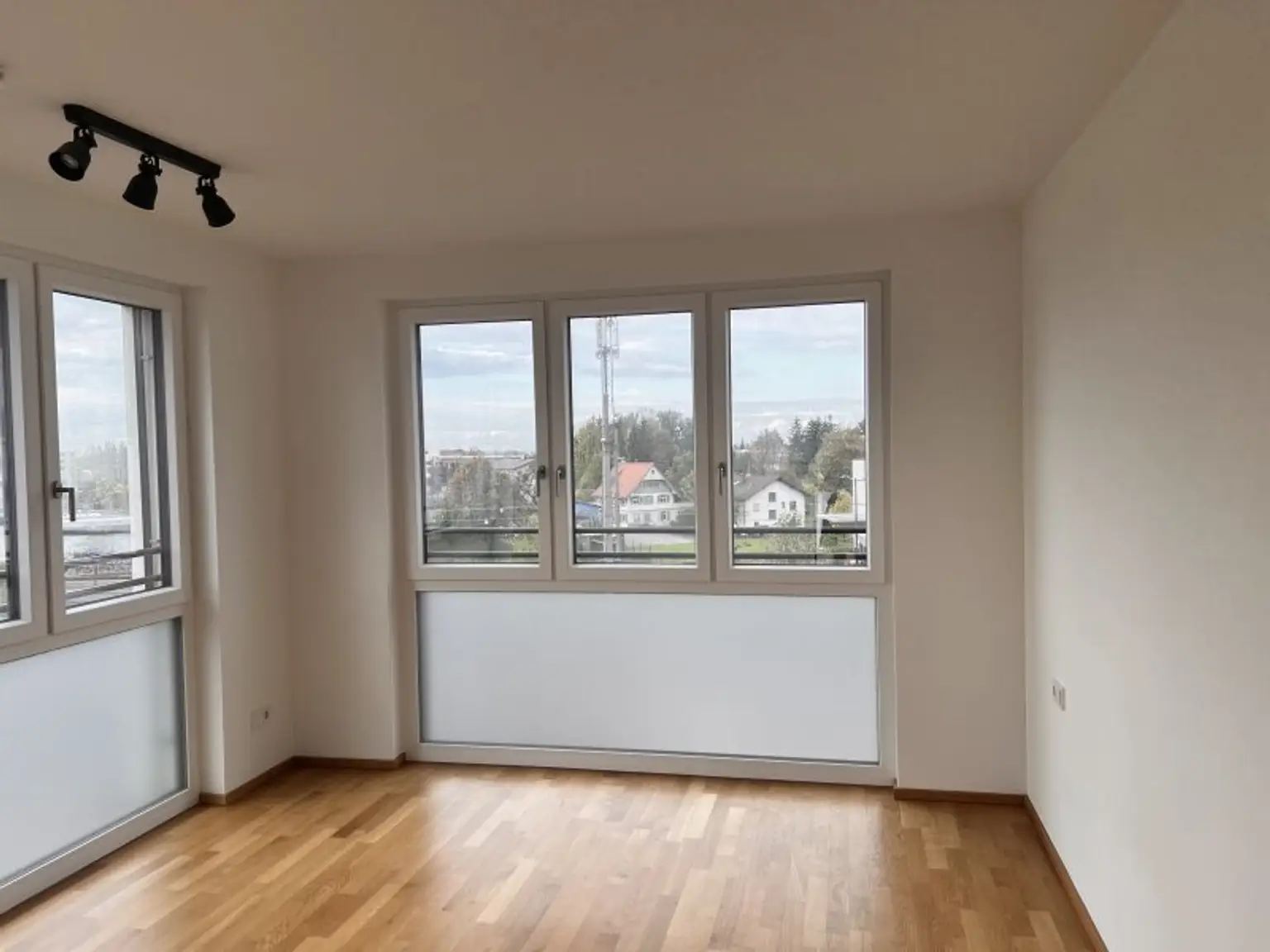 Großzügige, lichtdurchflutete 4 Zimmer Wohnung mit Balkon im Zentrum von Dornbirn