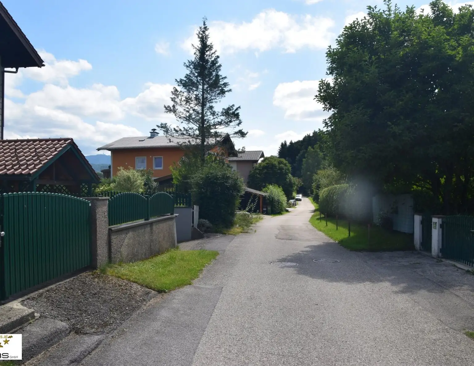 Baugrundstück mit vermietbarem Altbestand im Blumental Seekirchen am Wallersee