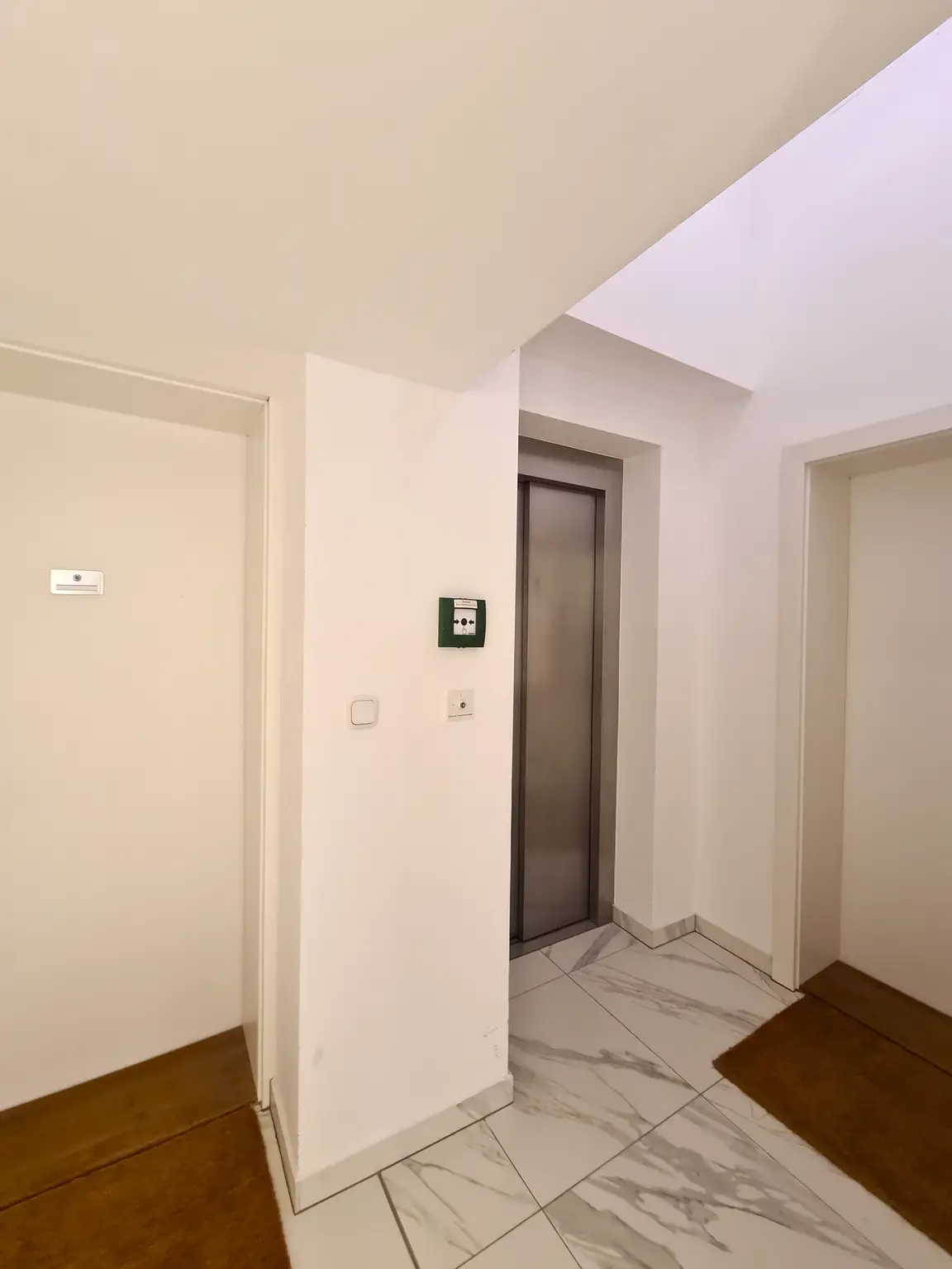 Exklusives Wohnen am Rosarium in Baden bei Wien – Lichtdurchflutete Dachgeschoss-Maisonette