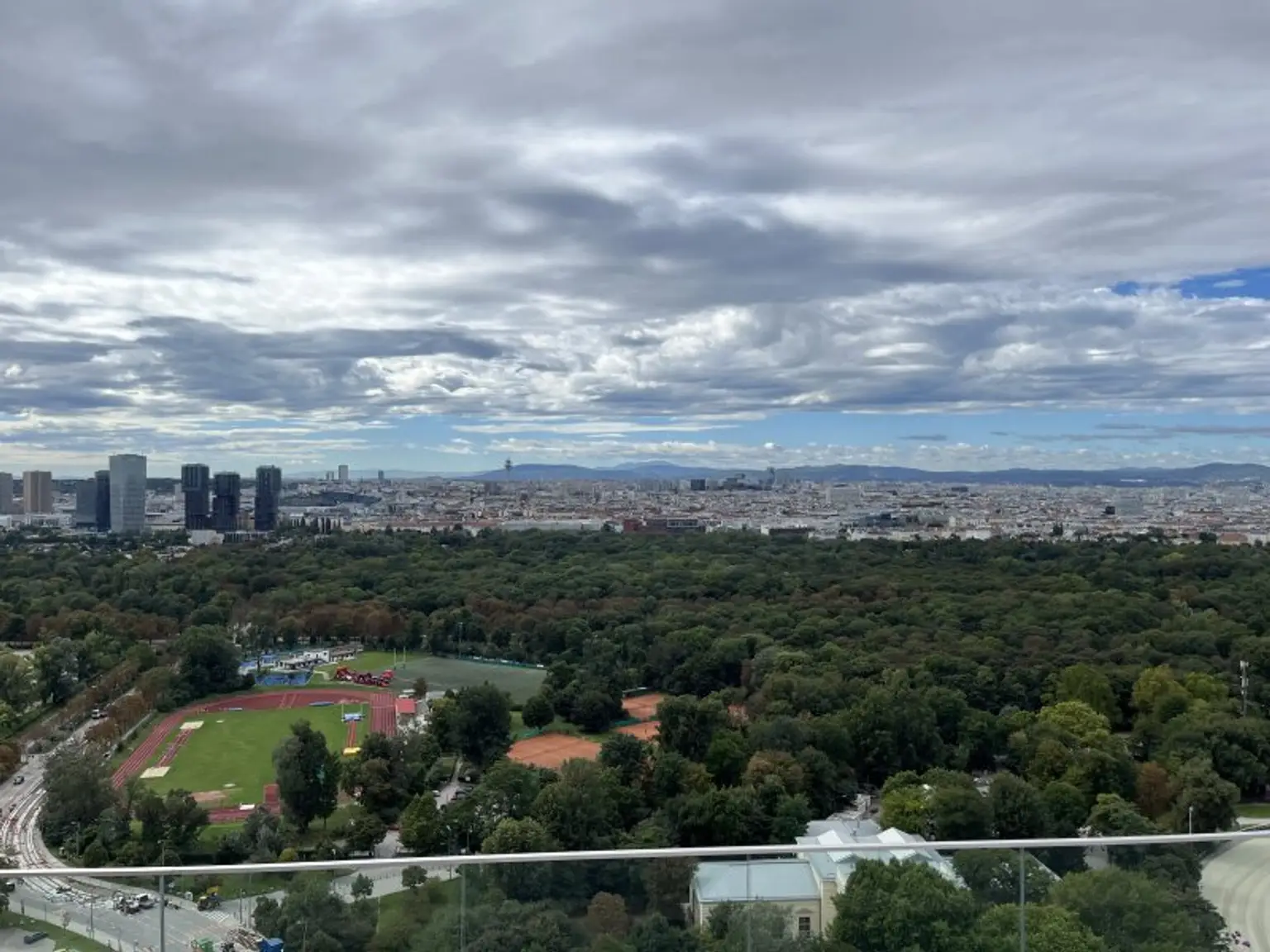 Grünblick über den Prater! Hypermoderes 2 Zimmer Terrassen-Appartment mit traumhafter Aussicht!