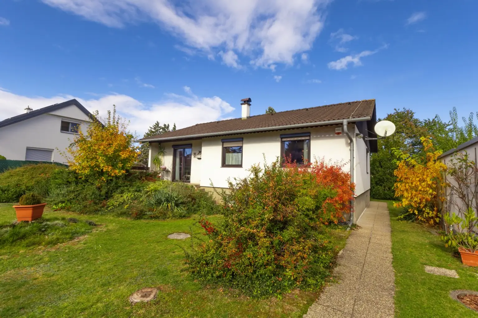 [06683] Charmanter Bungalow in Theresienfeld mit Pool und Gartenidylle