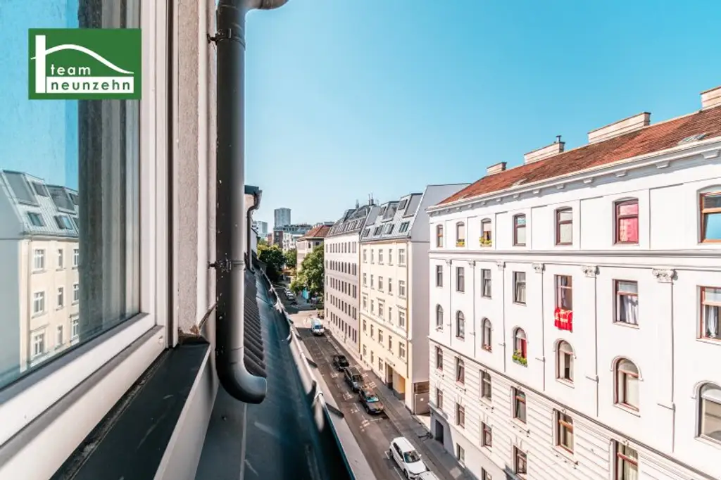EIGENBEDARF ODER INVESTMENT MIT ca. 3,5% RENDITE! SEHR GUTER ZUSTAND! SANIERTE & MÖBLIERTE DACHGESCHOSS-WOHNUNG INKL. KÜCHE! SOFORT BEZIEH- ODER VERMIETBAR!