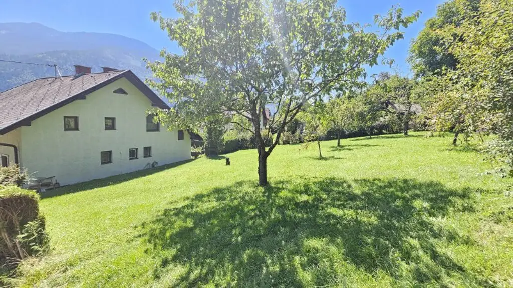 Charmantes Sanierungsobjekt in Radenthein: 5 Zimmer, Balkon und viel Potenzial!