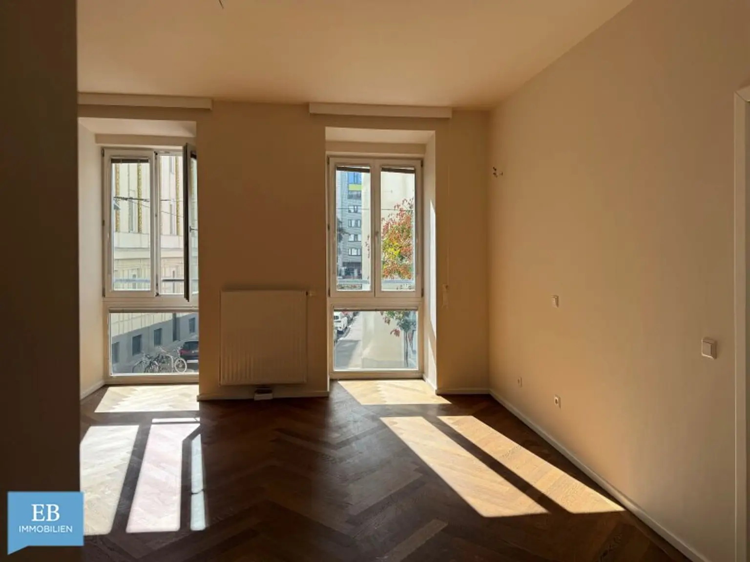 Helle Familienwohnung mit feiner Farbwelt und Fitnessraum im Haus