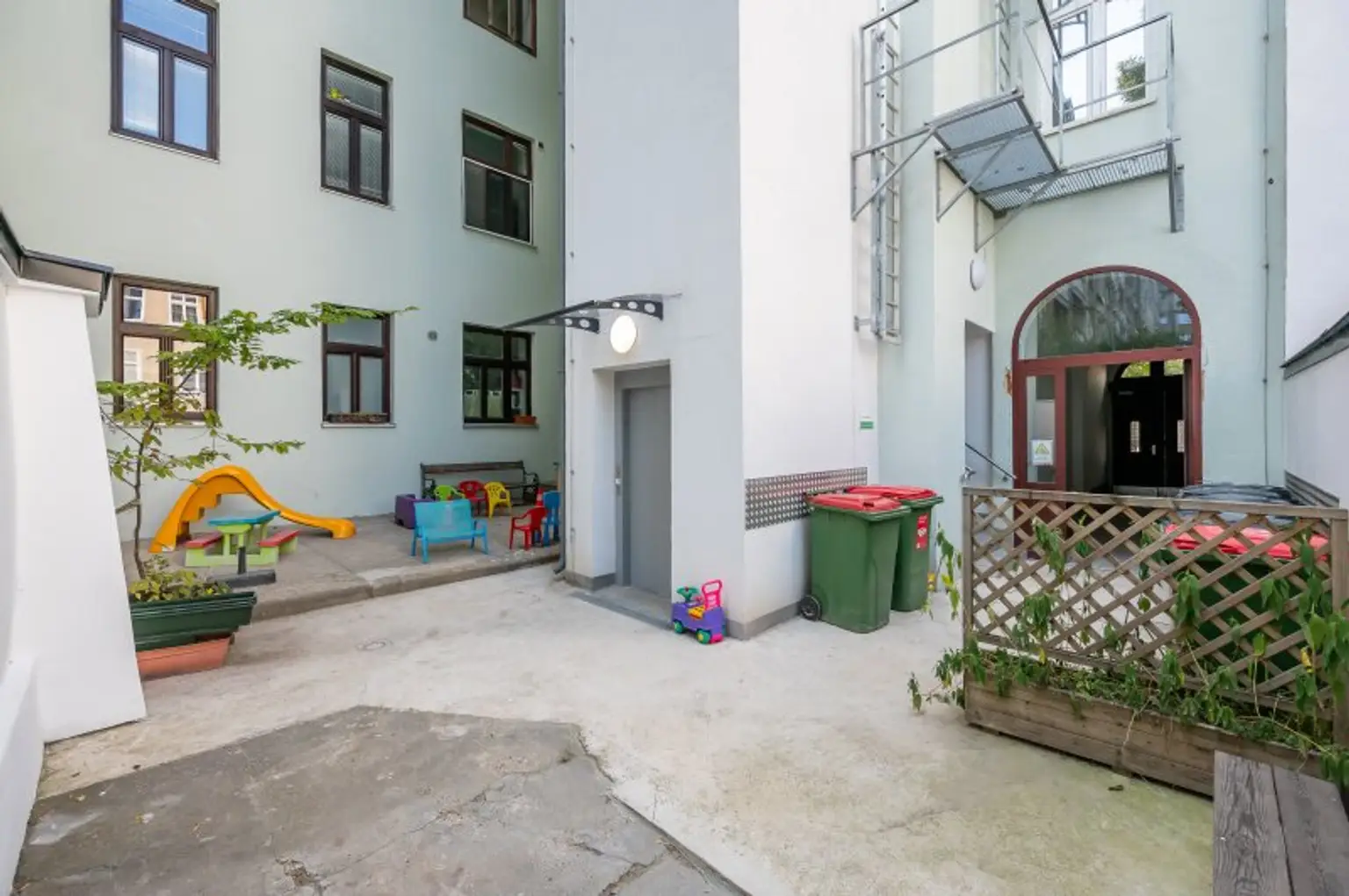 ++KOPP++ sanierungsbedürftige 1-Zimmer Altbau-Wohnung in toller Lage!