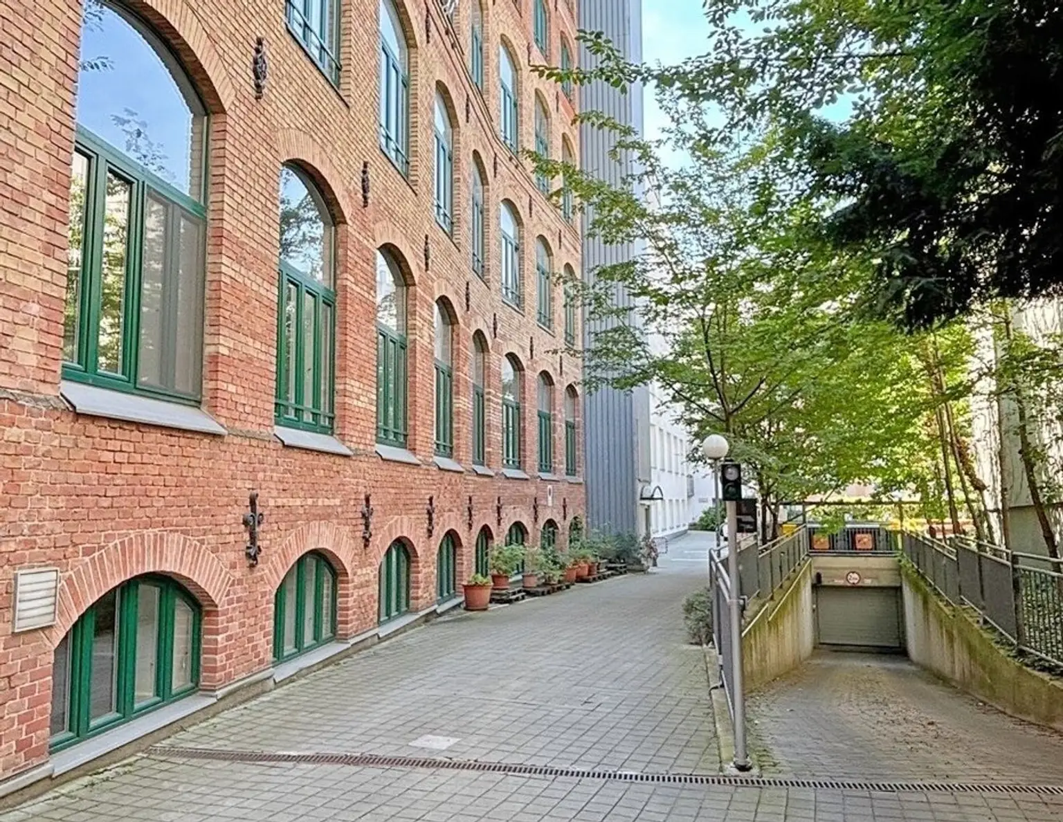 Flexible Gewerbefläche mit Parkplätzen in Bestlage von Margareten!