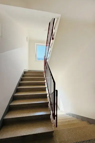 Sehr gut aufgeteilte 2 Zimmer Wohnung mit separater Küche